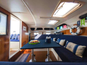 36ft la Yoya Catamaran Cozumel interior